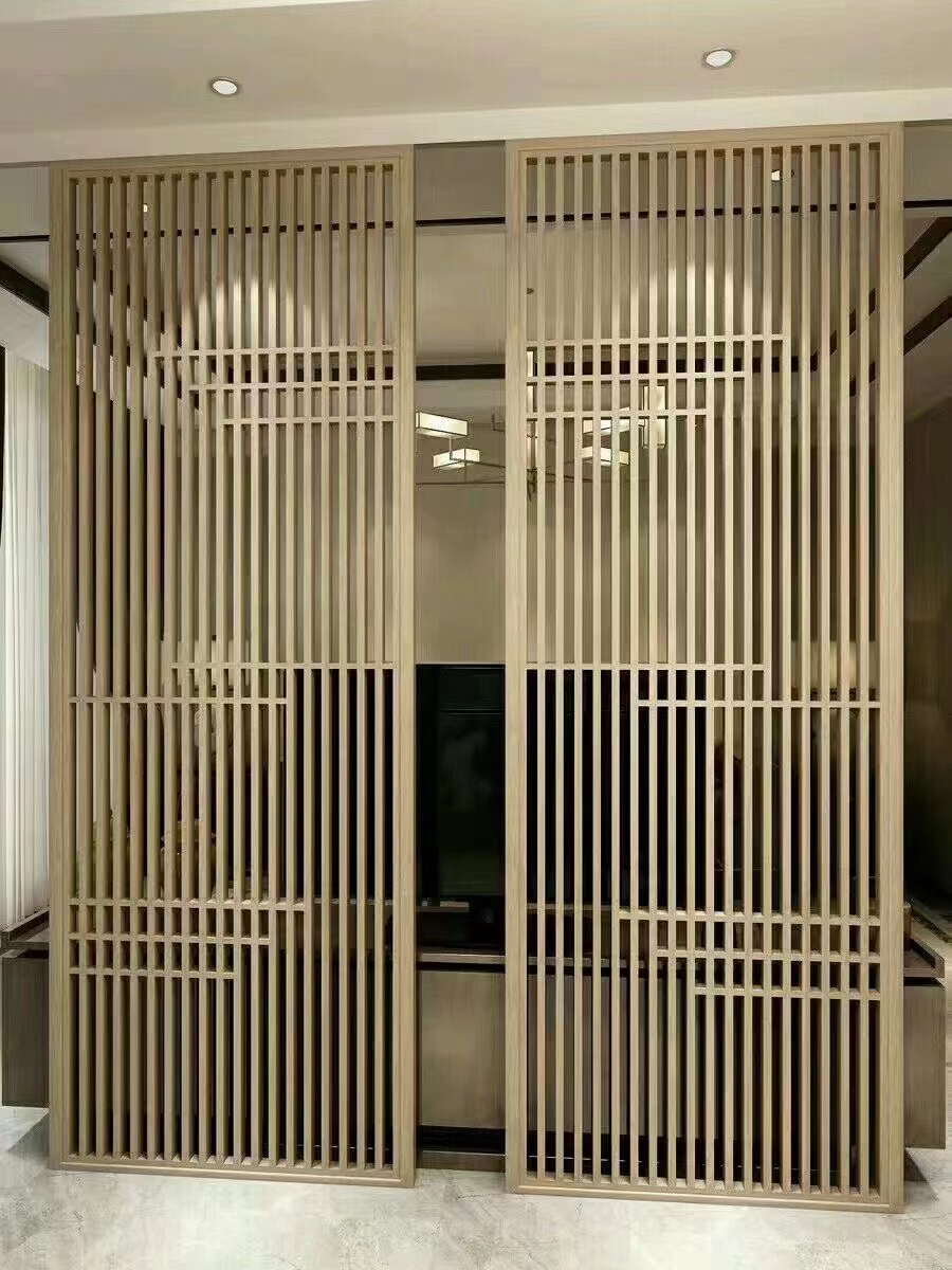 Metal louvre screen and ceiling detail